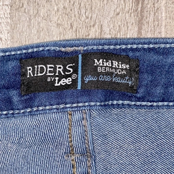 Riders by Lee mid rise Bermuda denim shorts size 6 - Picture 3 of 5